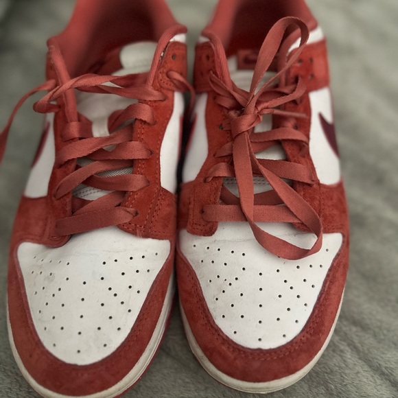 Nike Red and White Women's Sneakers - Picture 1 of 3